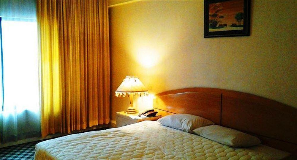 Hotel Washington Dhaka Buitenkant foto