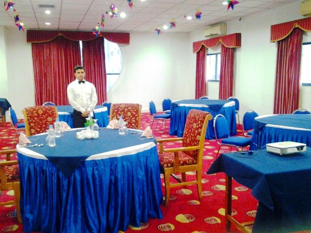 Hotel Washington Dhaka Buitenkant foto